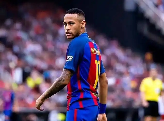 他帮助克罗 他帮助克罗